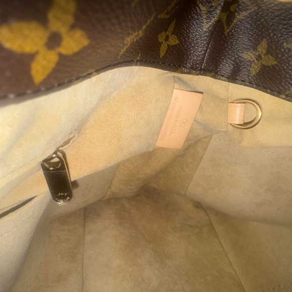 Louis Vuitton Brown Monogram Canvas Shoulder Bag - Picture 8 of 9